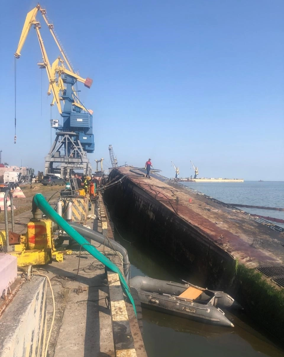 При проведении обследования судно всплыло.