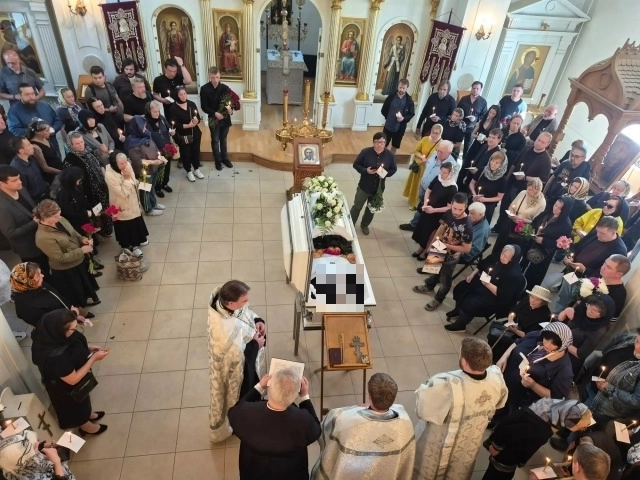 Отпевание любимого многими телеведущего прошло в Санкт-Петербурге в церкви Успения Пресвятой Богородицы.