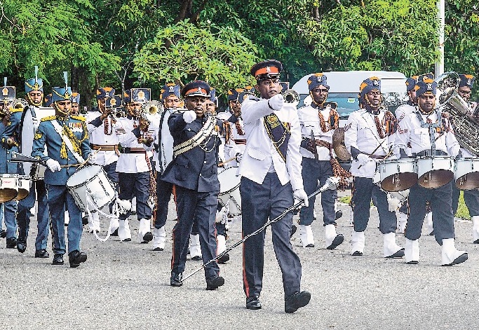Военный оркестр Шри-Ланки.