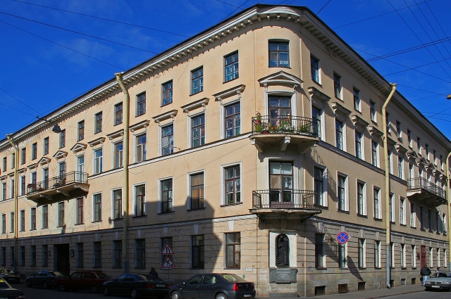 В этом доме в Столярном переулке и располагалась каморка Раскольникова.