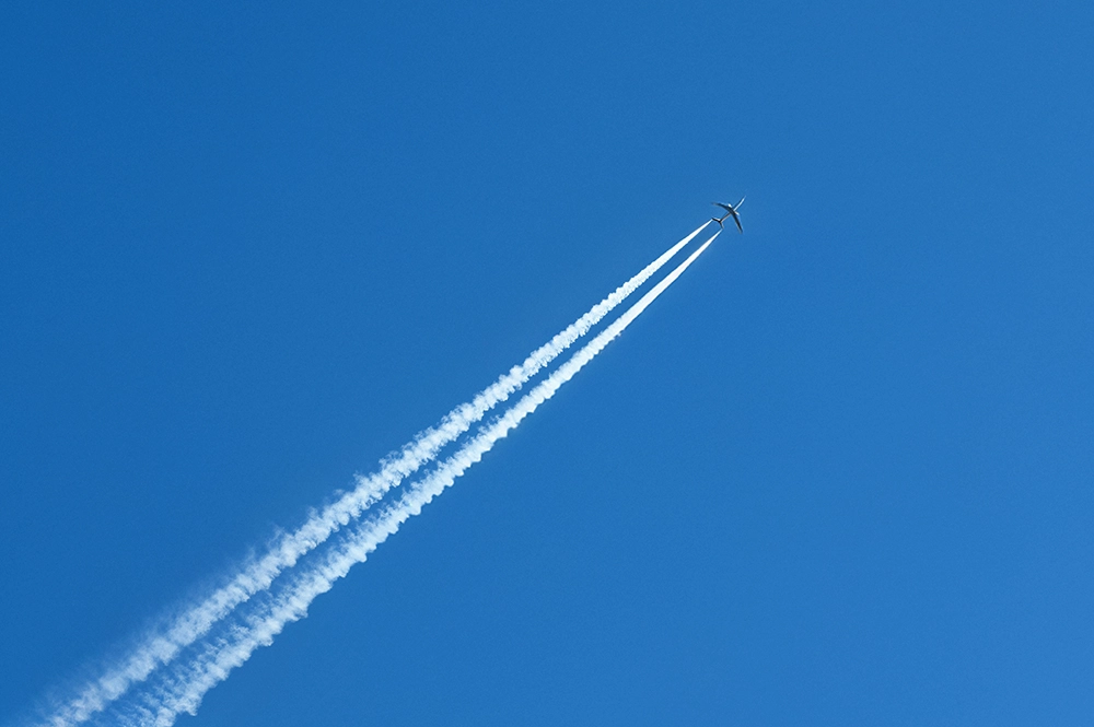 Если пассажиру внезапно становится плохо, бортпроводники сразу вызывают медиков среди путешествующих, часто на борту кто-то оказывается врачом.