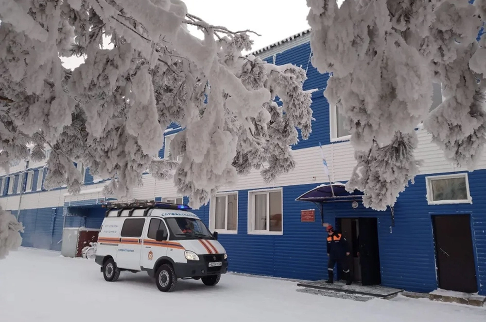 Автомобиль спасателей, участвующий в поисках семьи Усольцевых.