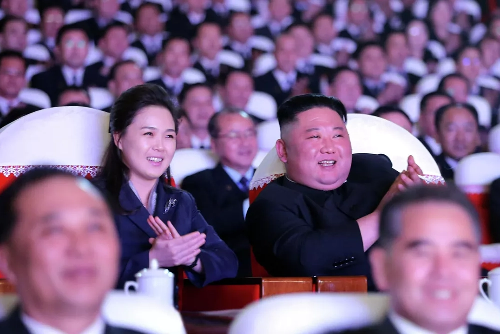 Ким Чен Ын с женой.