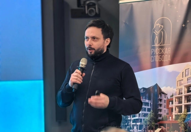 Артем Wav,fkjd объяснил, с чего стоит начинать разработку проекта.