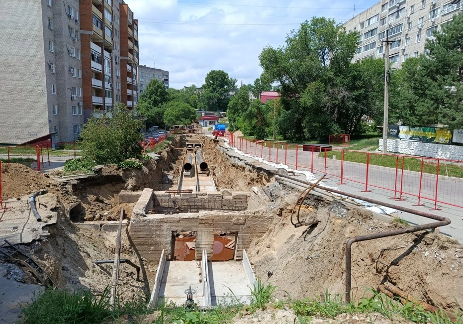 Ремонт тепломагистрали, улица Брестская