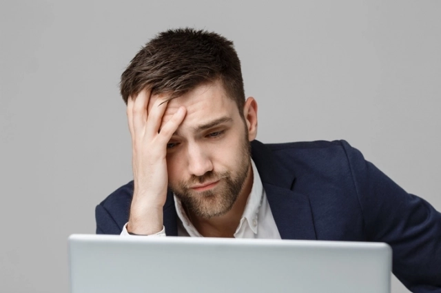 Добросовестные предприниматели пугаются и сразу готовы заплатить.