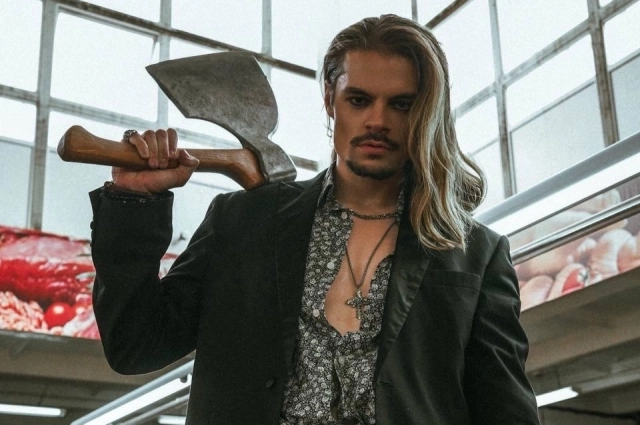 Для раскрытия потенциала Тим посещает курсы актёрского мастерства