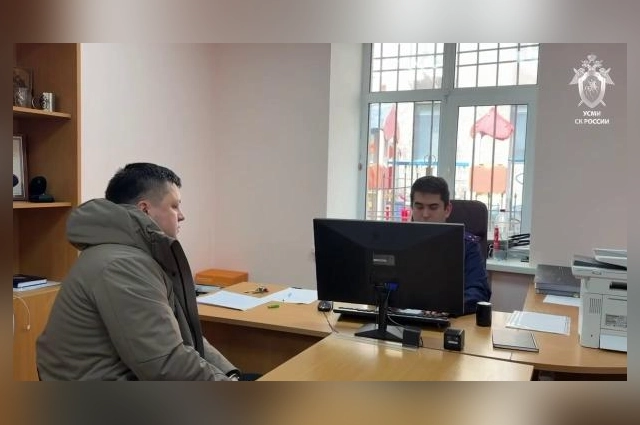 По информации ФСБ, чиновник получил крупную взятку.