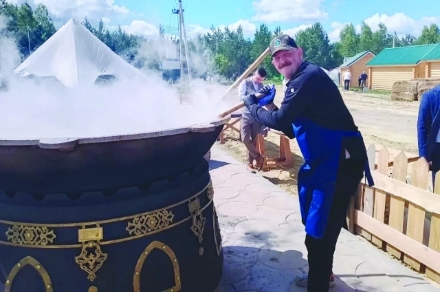 На Сабантуе повара смогли приготовить тонну азу.
