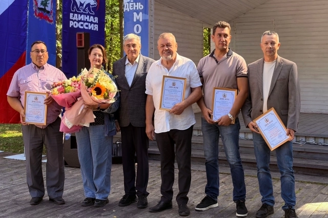 На празднике молока глава Ковровского муниципального округа Вячеслав Скороходов наградил лучшие хозяйства.