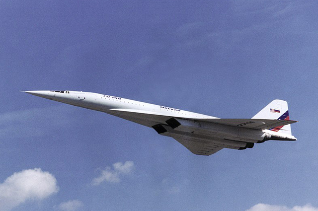 Сверхзвуковой пассажирский самолет Ту-144, созданный из жаропрочного алюминиевого сплава АК4-1