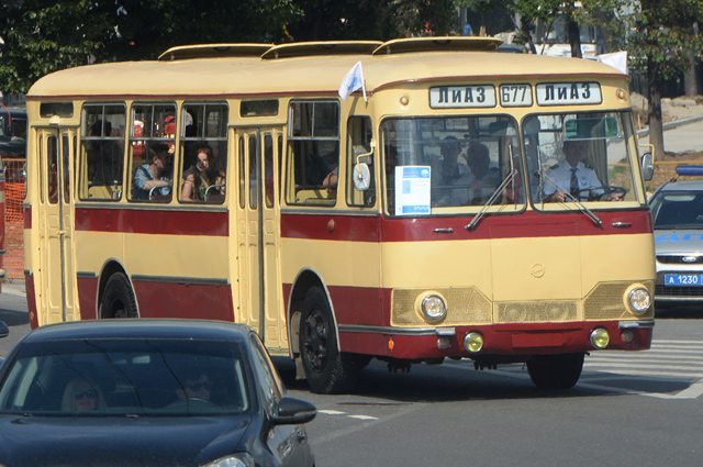 ЛиАЗ-677.