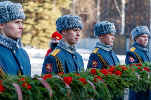 В Екатеринбурге проходят мероприятия в честь 80-летия Сталинградской битвы