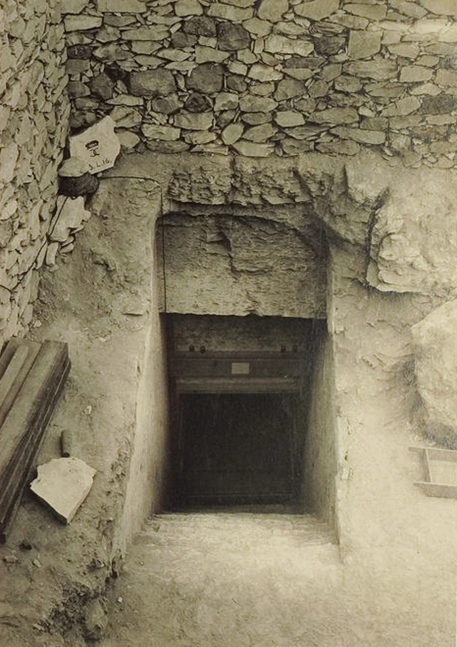 Вход в гробницу Тутанхамона.