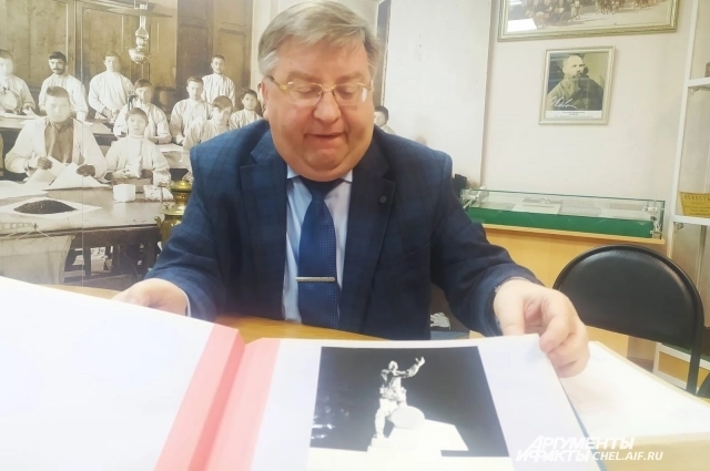 Александр Лымарев рассказал историю появления памятника.