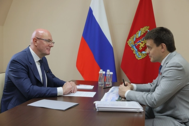 На территории кампуса Дмитрий Чернышенко и Михаил Котюков обсудили подготовку к проведению в 2026 году в Красноярске Всемирного фестиваля молодёжи.