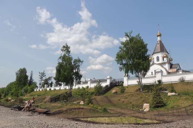 Набережная Усть-Успенского монастыря
