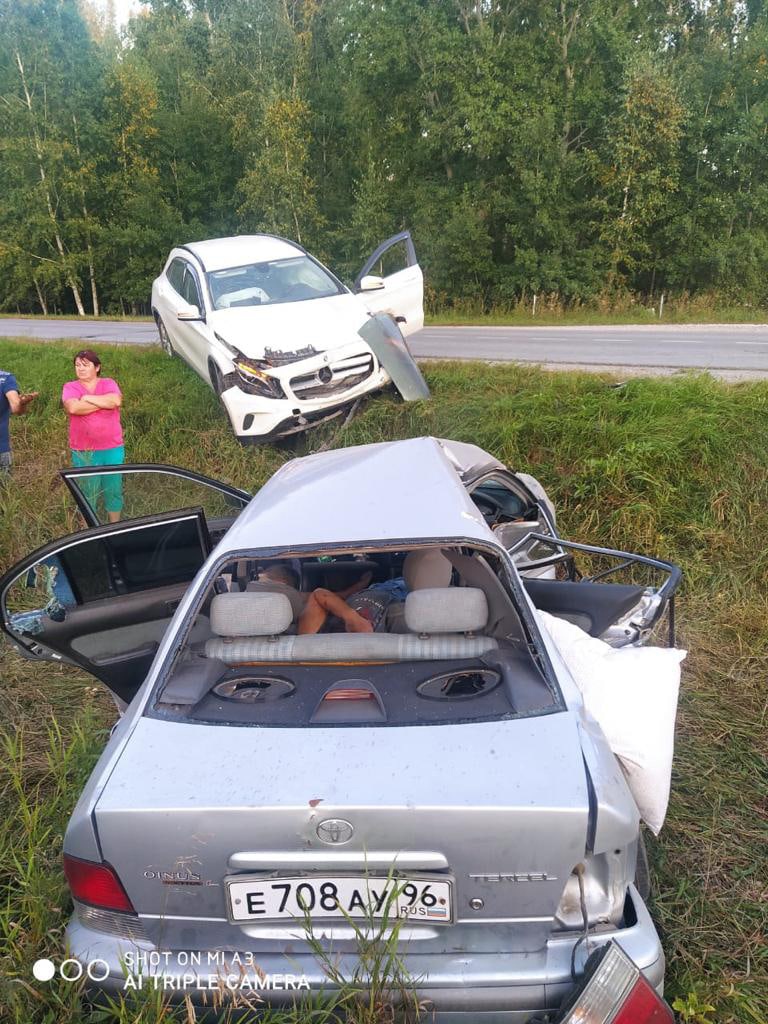 В Новосибирской области два человека погибли в ДТП Toyota и Mercedes | АиФ  Новосибирск