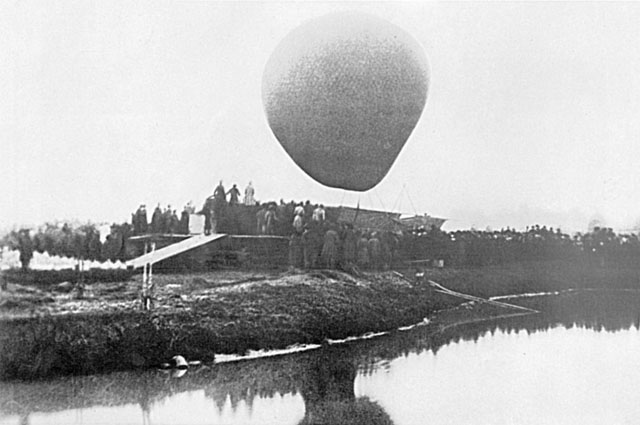 Воздушный шар Русский, на котором Д. И. Менделеев 7 августа 1887 года совершил полёт для наблюдения полного солнечного затмения