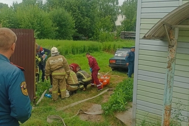 На место прибыли сотрудники МЧС и врачи скорой помощи