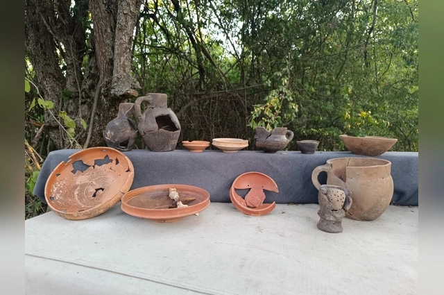 Керамика из погребений.