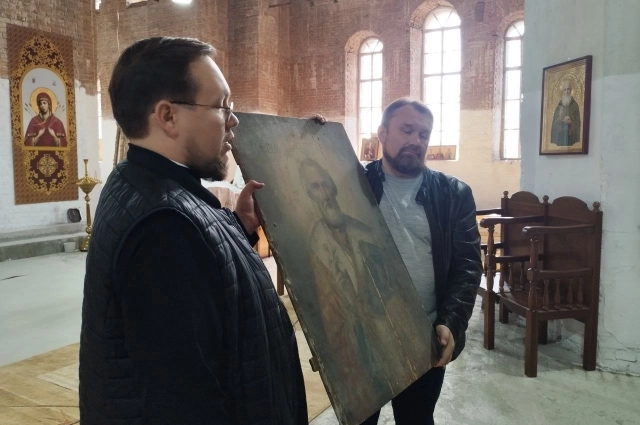 Этому лику Николая Угодника более 100 лет. Его в годы богоборчества сохранили сельчане.