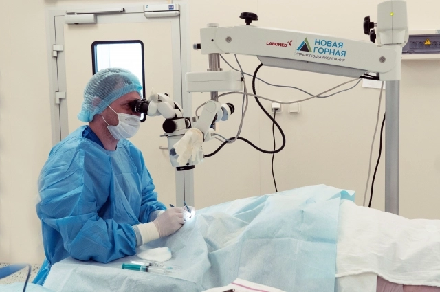 Современный микрскоп предназначен для выполнения практически всего спектра офтальмологических операций.