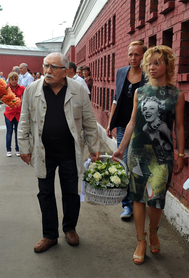 Армен Джигарханян и Виталина Цымбалюк-Романовская. 2012 год.