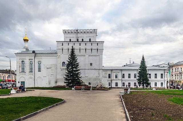 Знаменская башня в Ярославле/