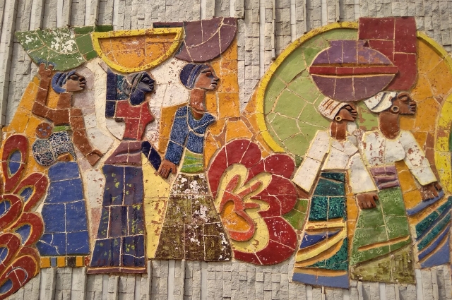 Мозаика на здании в Мавритании.
