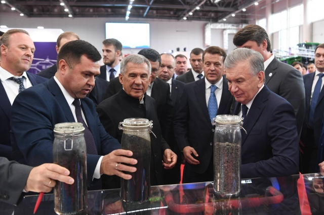 Гостю из Средней Азии продемонстрировали промышленность Татарстана