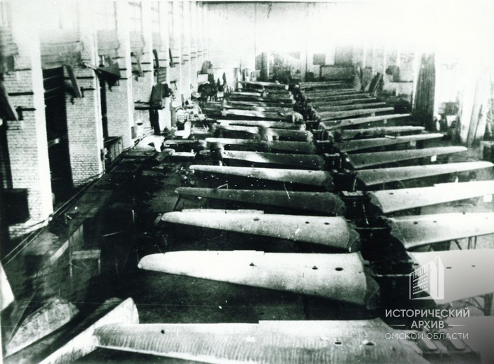 В первую очередь в Омскую область из Ленинграда начали вывозить заводы.