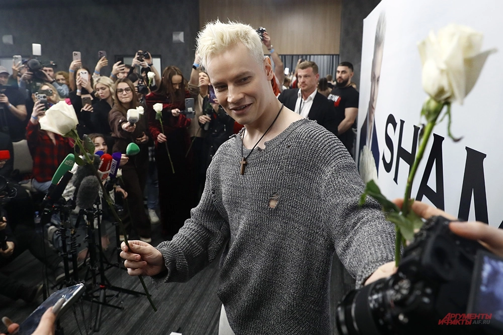 Певец Shaman на концерте в Москве.