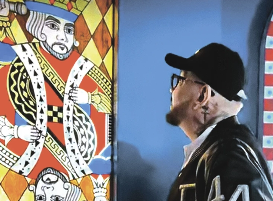 Витраж в квартире Киркорова