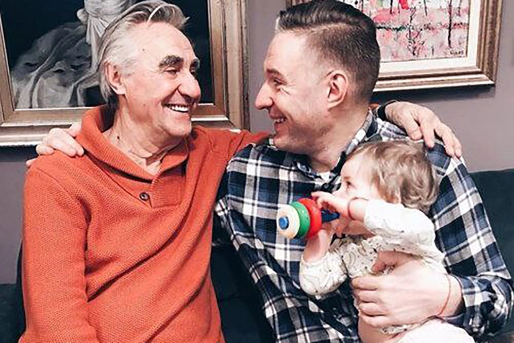 Анатолий Васильев с сыном Филиппом.