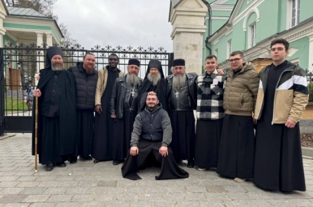 Белгородские семинаристы в паломнической поездке в Оптину пустынь.