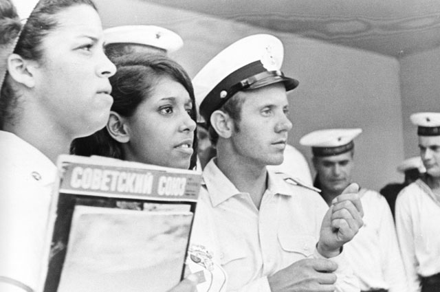 Визит советских моряков в Республику Кубу. Экскурсия на советском военном корабле. 1969 г
