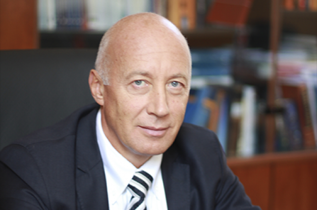 Сергей Синельников-Мурылев.