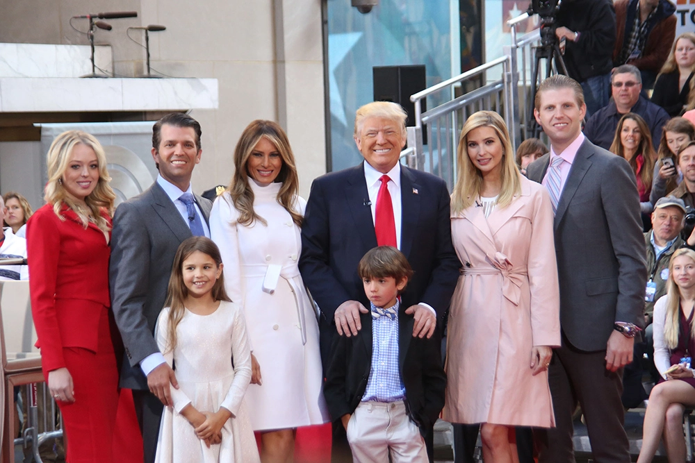 Все женщины Трампа. Посмотрите на редкие семейные фото президента США12