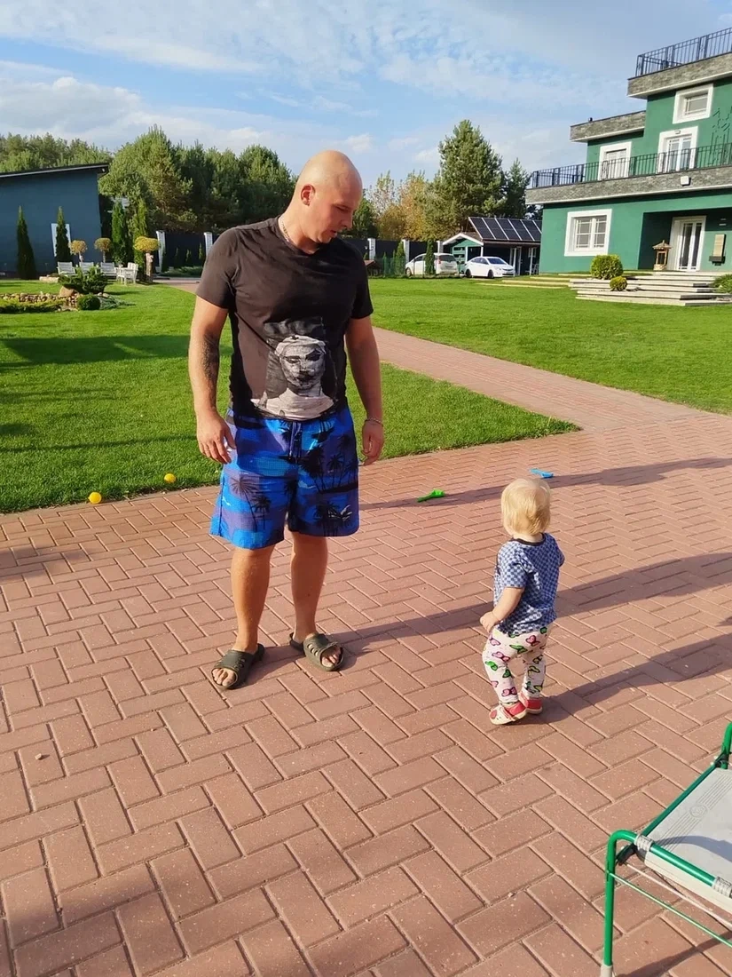 Владимир Витиков с дочерью.