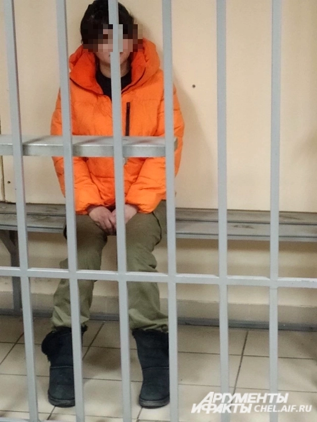 Эльвира работала мастером маникюра.