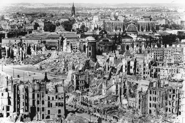 Бомбардировка Дрездена, 1945 г.
