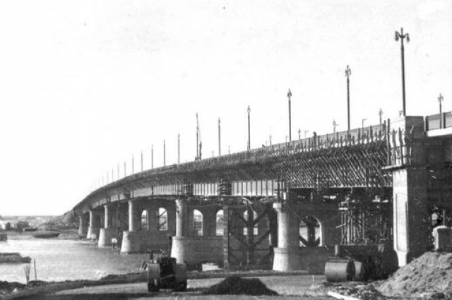 Ленинградский мост. 