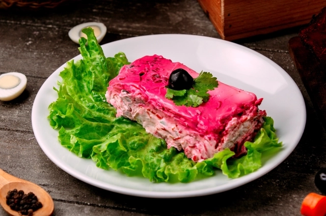 А сельдь под шубой за что?