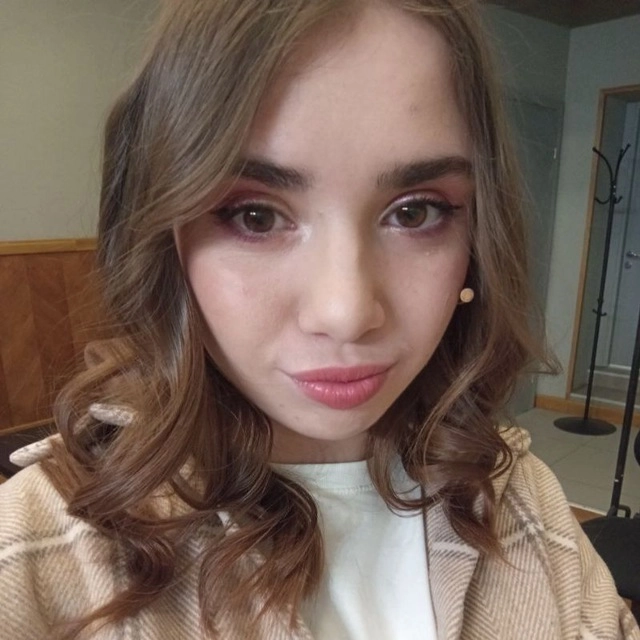 Анна, дочь Сухова.