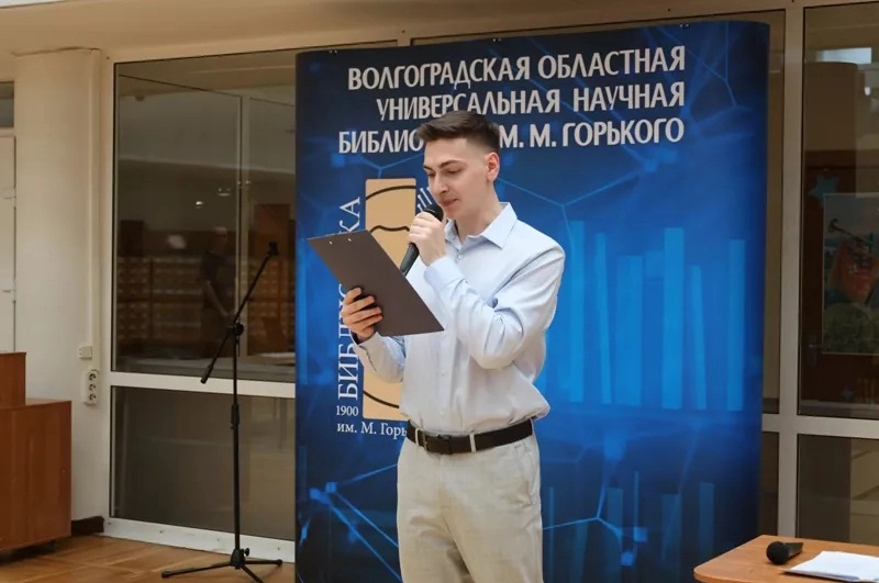 Для диктанта каждого года зачитывается специально созданный текст.