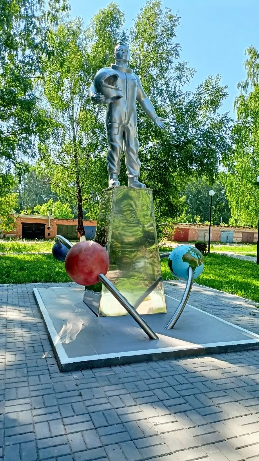 Памятник первому космонавту в посёлке Воротынск открыли в 2021 году.