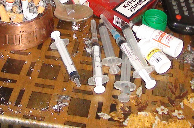 Употребление наркотиков по-прежнему остается одним из главных путей распространения ВИЧ.