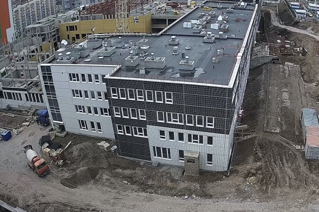 Строительство школы в Солнечном в Красноярске идёт по графику. 