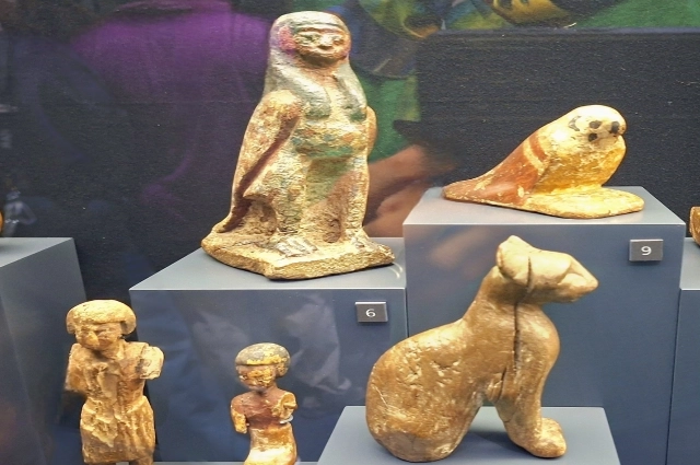 Статуэтка Ба - символ «души» в виде птицы с человеческой головой..